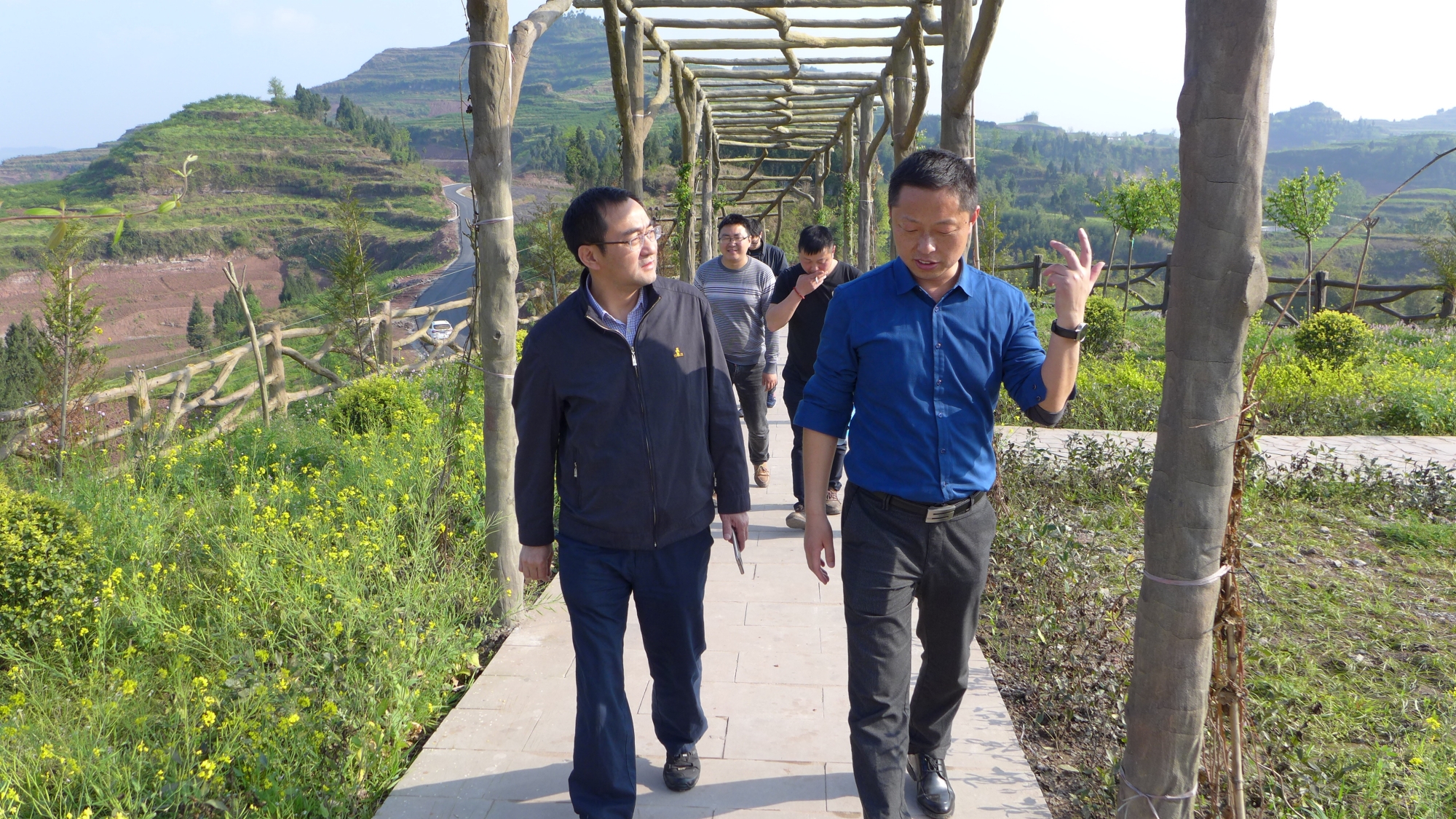 走路_副本.jpg
