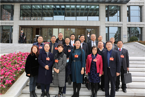九三学社绵阳市委政协委员人大代表在市“两会”上积极履职议政1.jpg