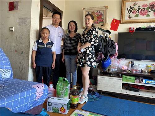 2021.6.23  江油委员会开展走访慰问结对共建社区老党员困难党员活动2.jpg