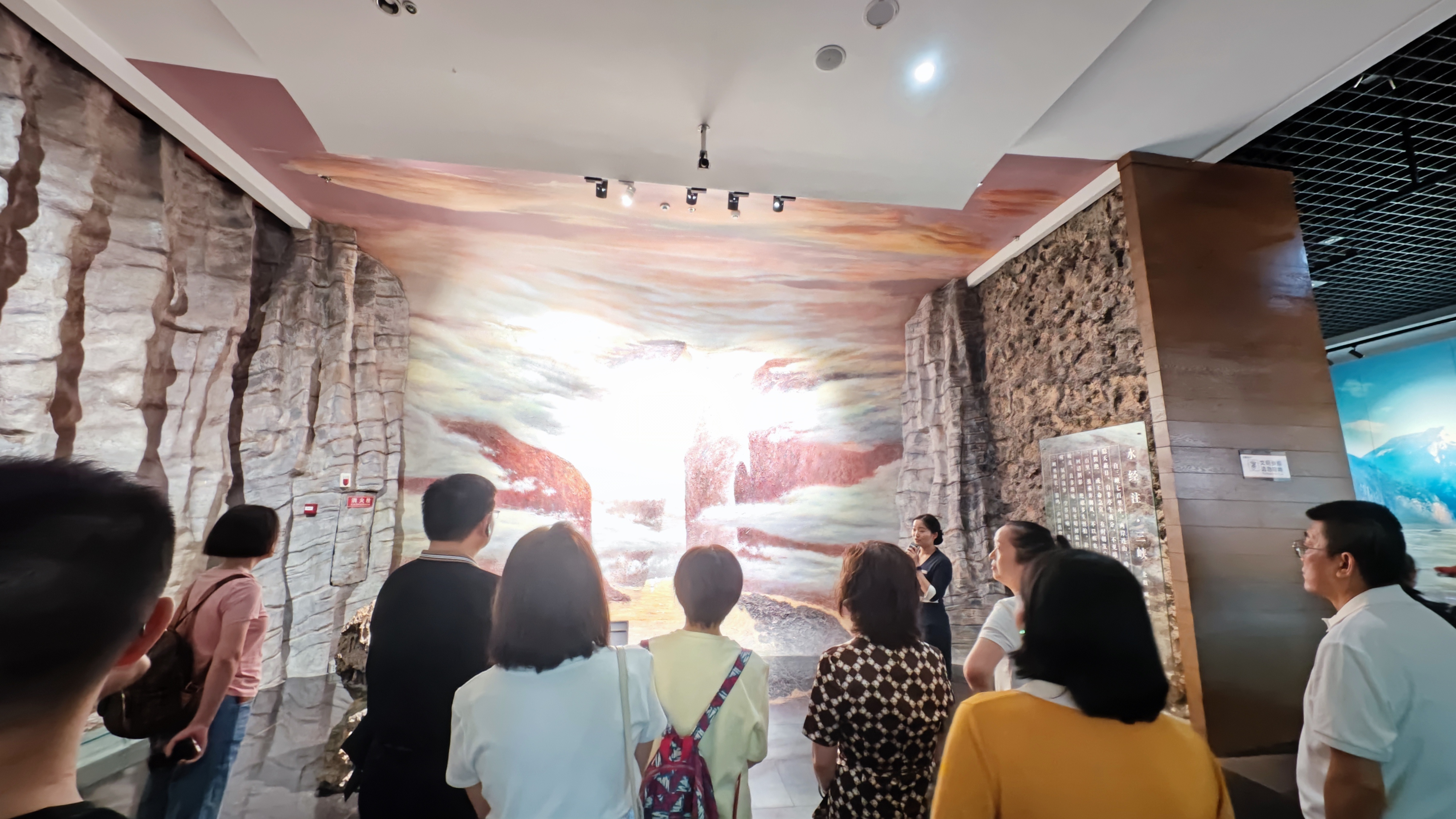 江阳区基层委走进三峡博物馆12.jpg