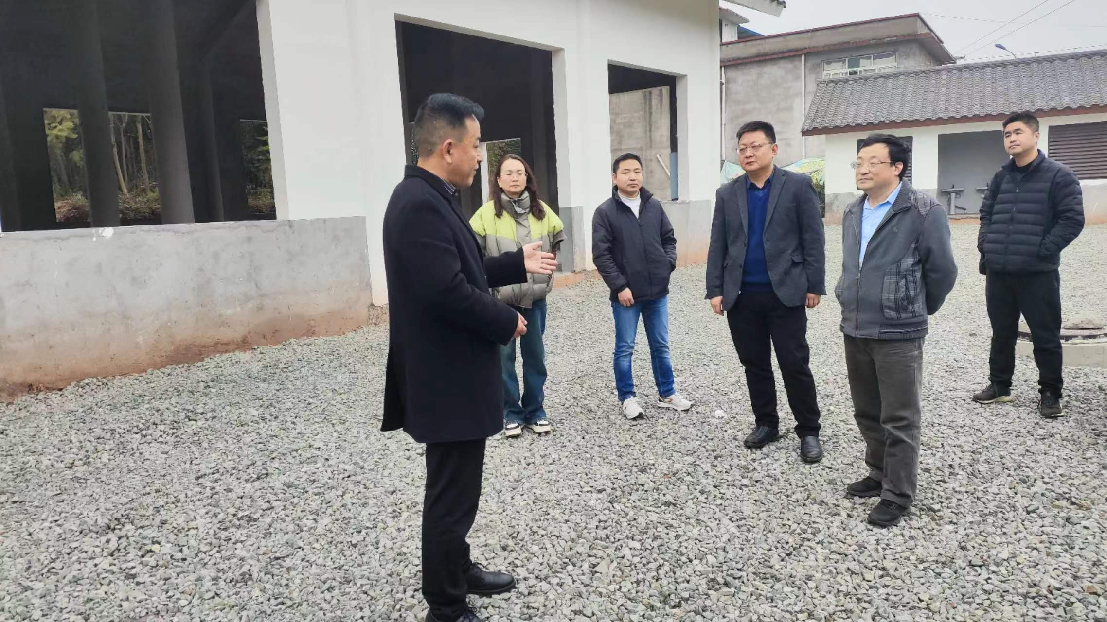 调研咀阳村莲藕深加工.jpg