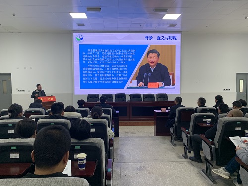 讲坛.jpg