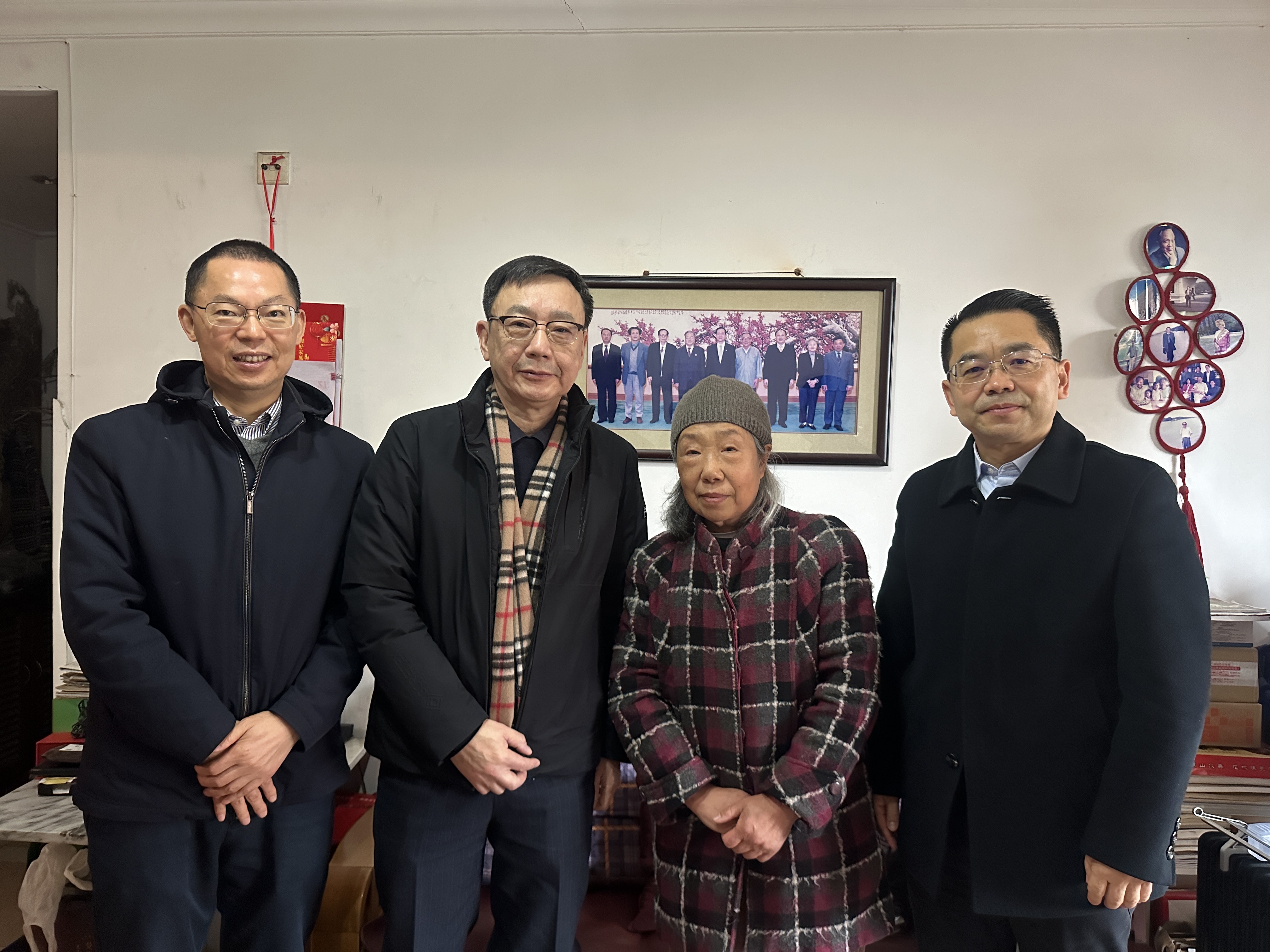 20240206杨丹、褚良银、陈雩桢看望慰问刘应明遗孀.jpg