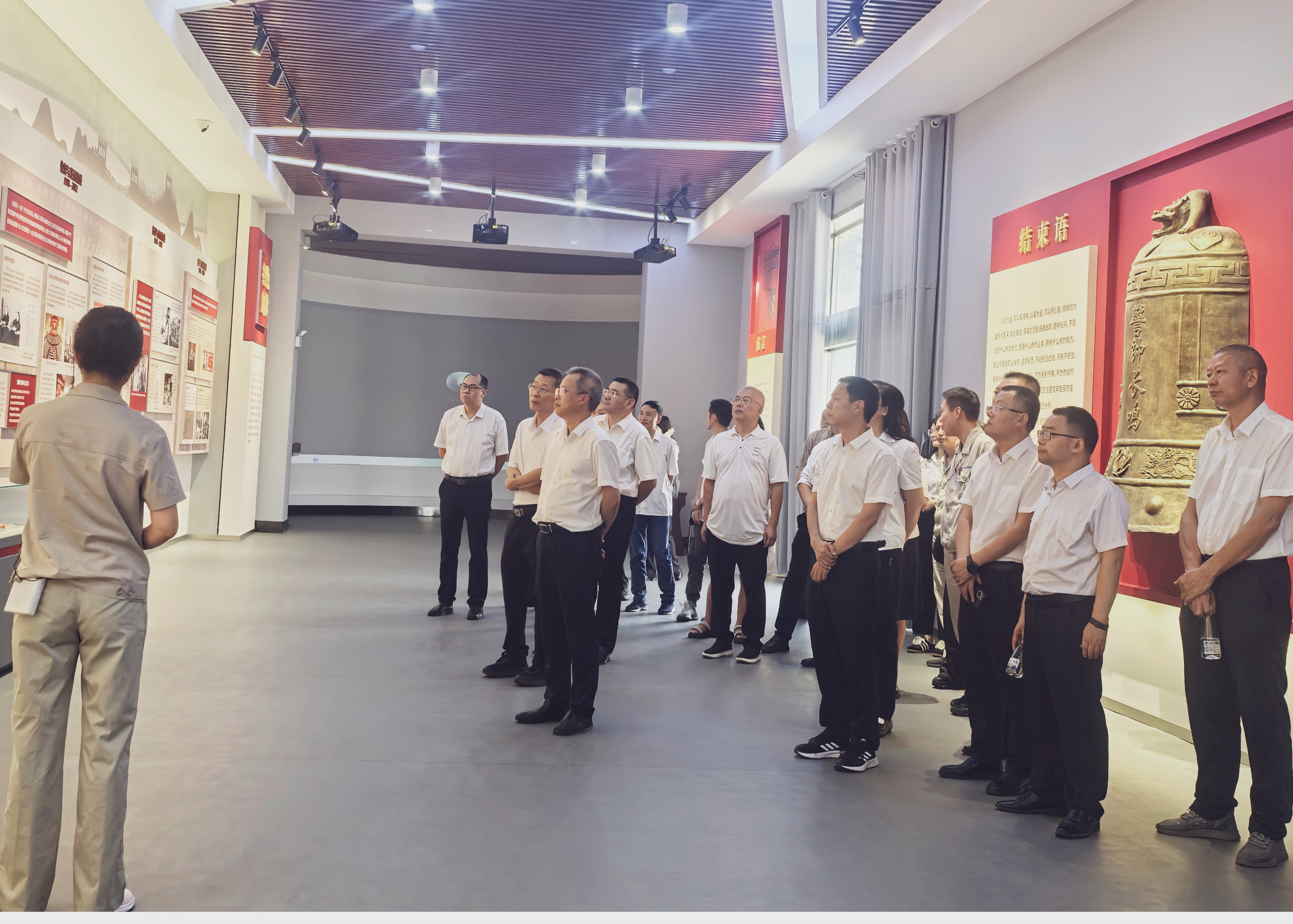 8月2日，九三学社市委会在攀钢反腐倡廉教育展览馆开展纪律学习现场教育.jpg