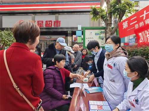 社绵阳市江油基层委开展“健康江油行”肾脏日主题义诊活动2.png