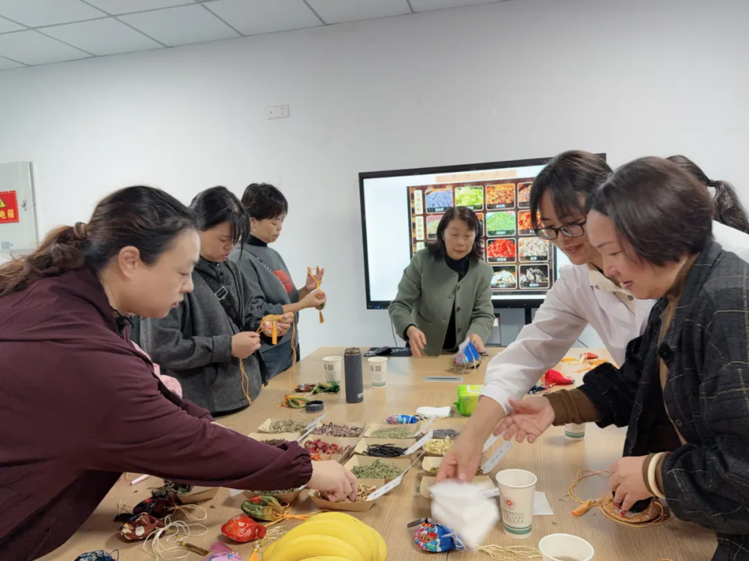 640.webp (3).png 640.webp (3).png