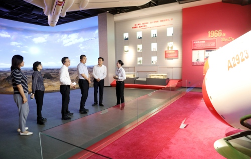 社中央副主席兼副秘书长张旭率队来绵调研.jpg 社中央副主席兼副秘书长张旭率队来绵调研.jpg