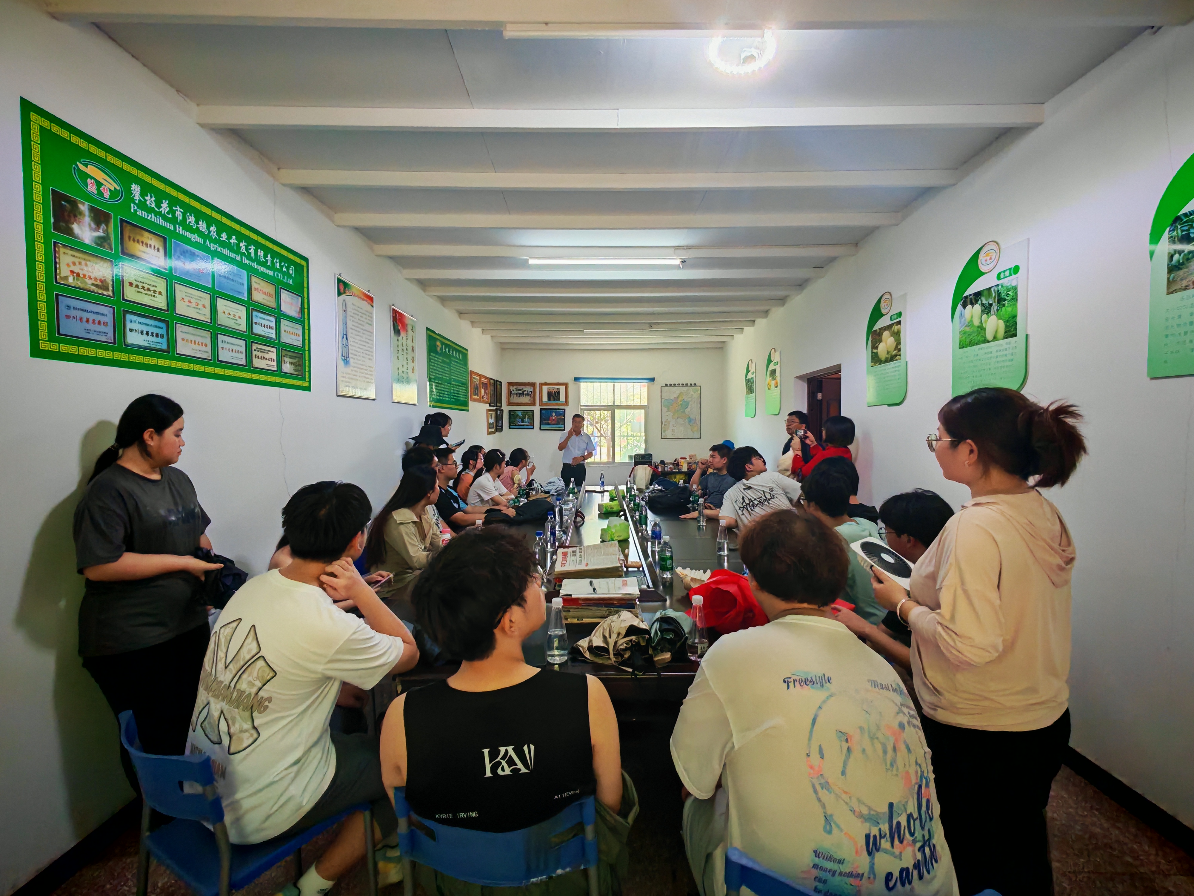 九三学社四川省委员会乡村振兴实践基地:以芒果为媒.jpg 九三学社四川省委员会乡村振兴实践基地:以芒果为媒.jpg