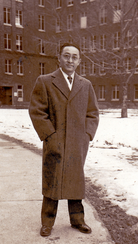 蓝天鹤在罗切斯特大学的照片(彭雄收藏).png 蓝天鹤在罗切斯特大学的照片(彭雄收藏).png
