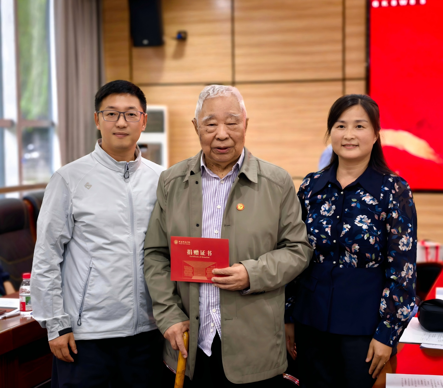 图片2(1).jpg 图片2(1).jpg